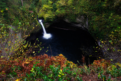 2010_usa_oregon_columbia_gorge_punchbowl_falls_2